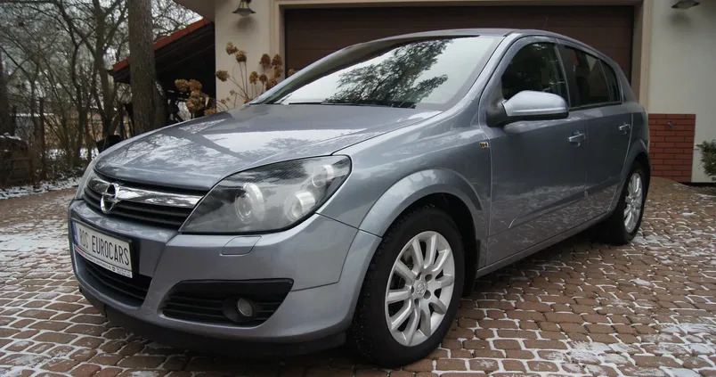 Opel Astra cena 15900 przebieg: 175700, rok produkcji 2005 z Góra Kalwaria małe 277